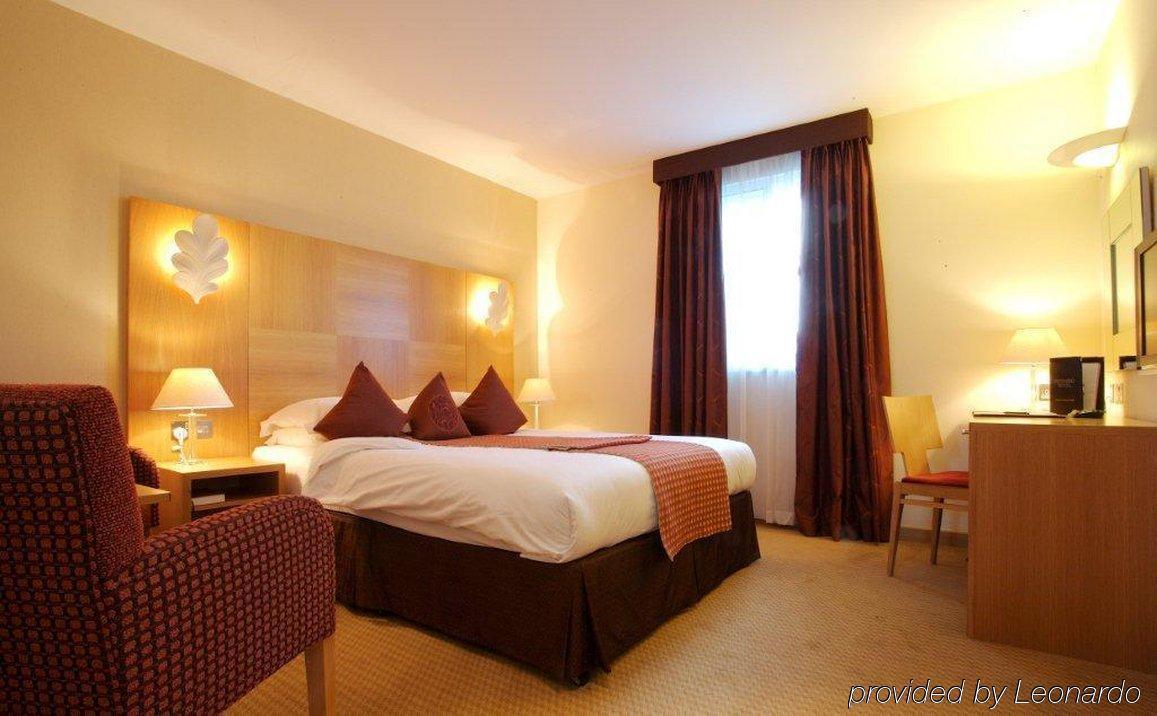 The Pinewood 4* Slough